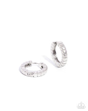 Load image into Gallery viewer, Paparazzi Jewelry Earrings Seamless Style