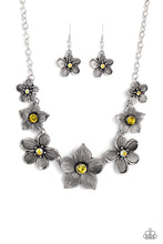 Load image into Gallery viewer, Paparazzi Jewelry Necklace Free FLORAL