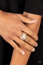 Load image into Gallery viewer, Paparazzi Jewelry Ring Romantic Escape - Pink