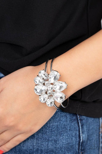 Paparazzi Jewelry Bracelet DAUNTLESS is More - White