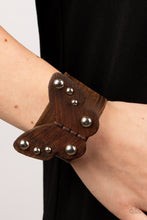 Load image into Gallery viewer, Paparazzi Jewelry Bracelet Butterfly Farm - Brown