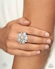 Load image into Gallery viewer, Paparazzi Jewelry Fashion Fix Fiercely 5th Avenue