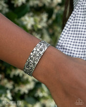 Load image into Gallery viewer, Paparazzi Jewelry Fashion Fix Glimpses of Malibu