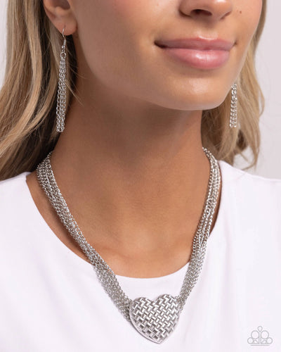 Paparazzi Jewelry Necklace Crushing On You - Silver