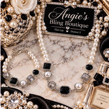 Load image into Gallery viewer, Paparazzi Jewelry Necklace Dumbfounding Decadence