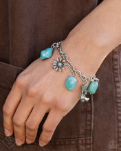 Load image into Gallery viewer, Paparazzi Jewelry Fashion Fix Simply Santa Fe