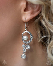 Load image into Gallery viewer, Paparazzi Jewelry Fashion Fix Fiercely 5th Avenue