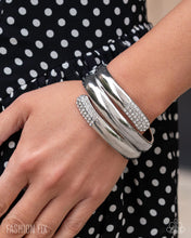 Load image into Gallery viewer, Paparazzi Jewelry Fashion Fix Fiercely 5th Avenue
