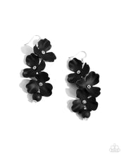 Load image into Gallery viewer, Paparazzi Jewelry Earrings Plentiful Petals