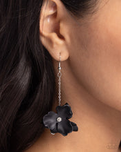 Load image into Gallery viewer, Paparazzi Jewelry Earrings Plentiful Petals