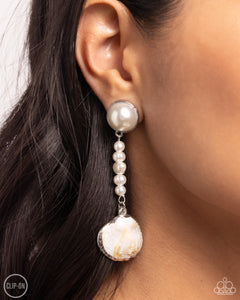 Paparazzi Jewelry Earrings Oceanic Occasion - White