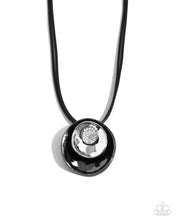 Load image into Gallery viewer, Paparazzi Jewelry Necklace Duchess Disc - Black