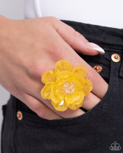 Load image into Gallery viewer, Paparazzi Jewelry Ring Petal Privilege