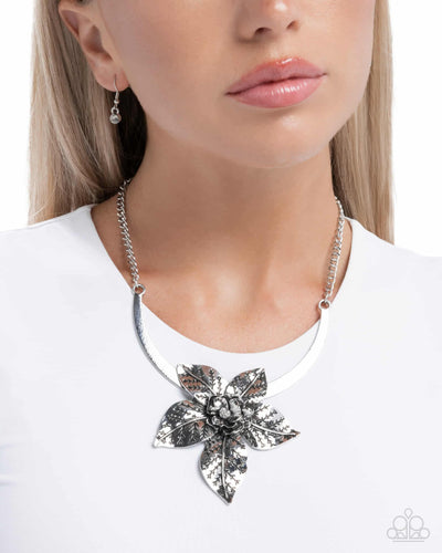 Paparazzi Jewelry Necklace Botanical Broadcast