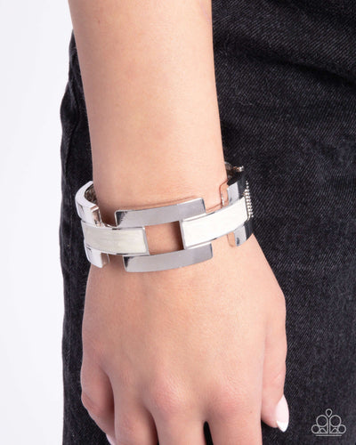 Paparazzi Jewelry Bracelet Modern Merger - White