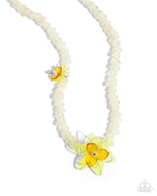 Load image into Gallery viewer, Paparazzi Jewelry Necklace Malibu Master - Yellow