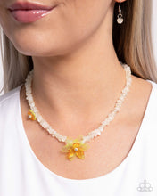 Load image into Gallery viewer, Paparazzi Jewelry Necklace Malibu Master - Yellow