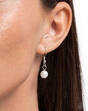 Load image into Gallery viewer, Paparazzi Jewelry Necklace Austen Adornment