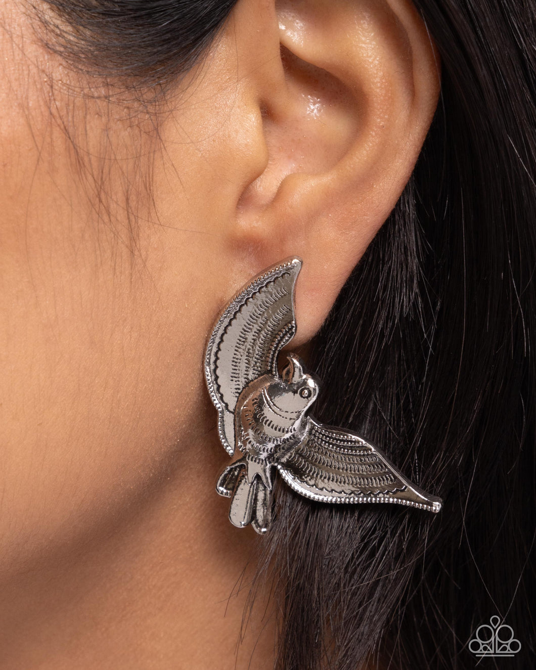 Papaprazzi Jewelry Earrings Bird of PLAY - Silver