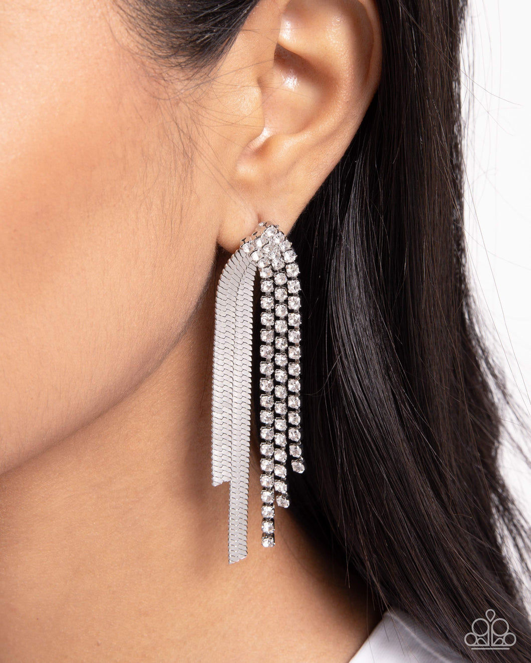 Paparazzi Jewelry Earrings Dramatic Downpour - White