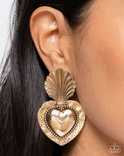 Load image into Gallery viewer, Paparazzi Jewelry Earrings Mythical Moment - Gold