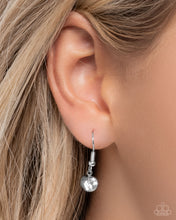 Load image into Gallery viewer, Paparazzi Jewelry Necklace Blooming Bravado - Purple