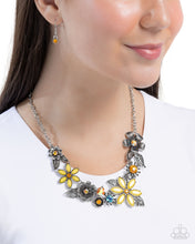 Load image into Gallery viewer, Paparazzi Jewelry Necklace GARDEN My Sparkle - Yellow