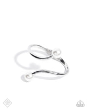 Load image into Gallery viewer, Paparazzi Jewelry Bracelet Effulgent Exemplar - White