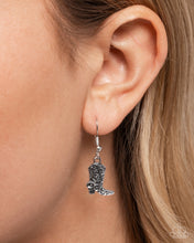 Load image into Gallery viewer, Paparazzi Jewelry Necklace Blazing Boot - Black