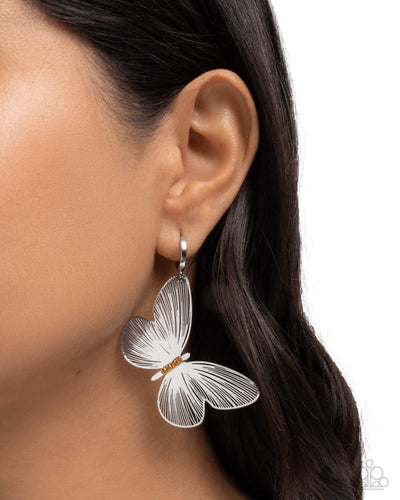Paparazzi Jewelry Earrings Fluttering Folk