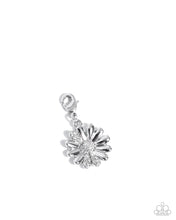 Load image into Gallery viewer, Paparazzi Jewelry Bracelet Matriarch Moment - White