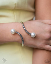 Load image into Gallery viewer, Paparazzi Jewelry Fashion Fix Fiercely 5th Avenue
