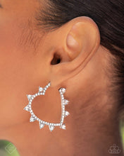Load image into Gallery viewer, Paparazzi Jewelry Fashion Fix Fiercely 5th Avenue
