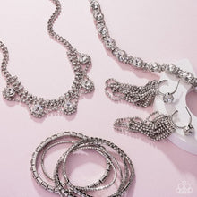 Load image into Gallery viewer, Paparazzi Jewelry Fashion Fix Fiercely 5th Avenue
