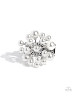 Paparazzi Jewelry Ring Bubbly Beau - White