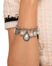 Load image into Gallery viewer, Paparazzi Jewelry Necklace Pearly Pact