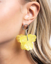 Load image into Gallery viewer, Paparazzi Jewelry Earrings Glassy Garden - Yellow