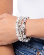 Load image into Gallery viewer, Paparazzi Jewelry Necklace Keep Getting Butterflies