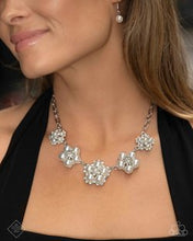 Load image into Gallery viewer, Paparazzi Jewelry Fashion Fix Fiercely 5th Avenue