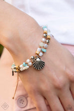 Load image into Gallery viewer, Paparazzi Jewelry Fashion Fix Simply Santa Fe