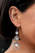 Load image into Gallery viewer, Paparazzi Jewelry Fashion Fix Fiercely 5th Avenue