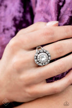 Load image into Gallery viewer, Paparazzi Jewelry Fashion Fix Fiercely 5th Avenue
