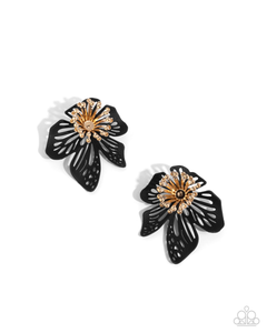 Paparazzi Jewelry Earrings Wonderland Wallflower - Black