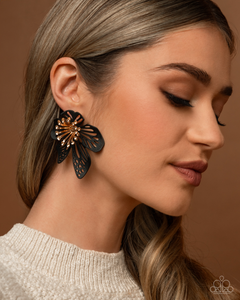 Paparazzi Jewelry Earrings Wonderland Wallflower - Black