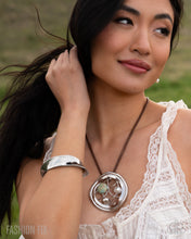 Load image into Gallery viewer, Paparazzi Jewelry Fashion Fix Simply Santa Fe