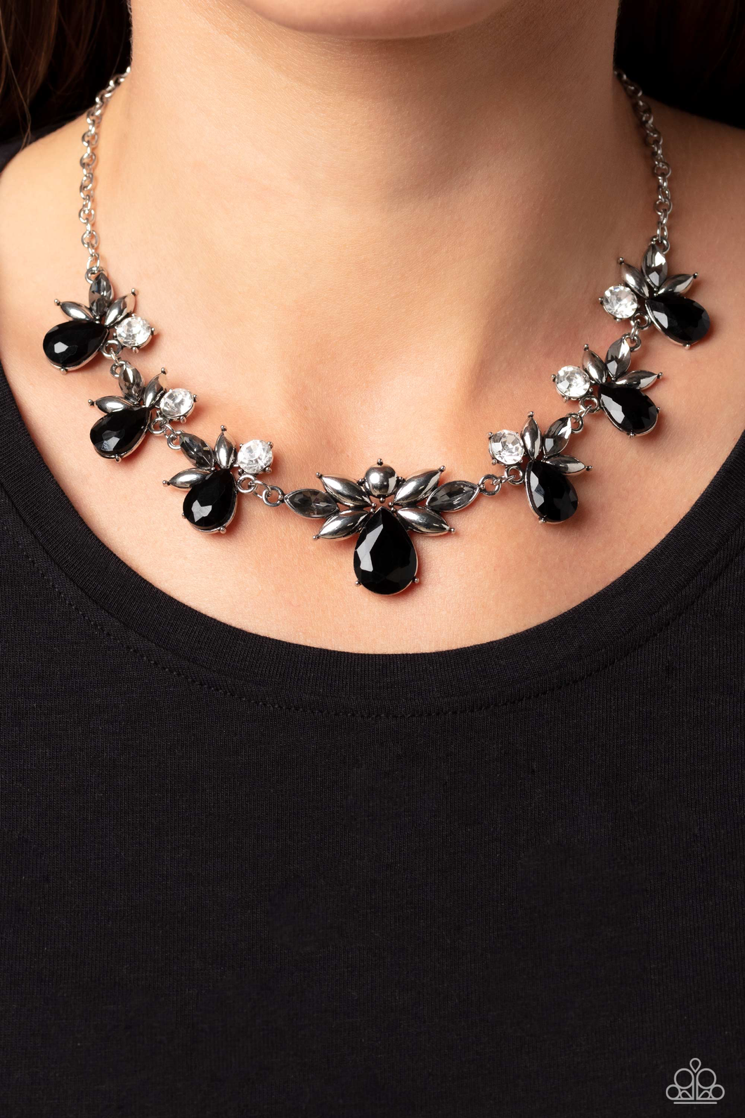 Paparazzi Jewelry Necklace Explosive Effulgence