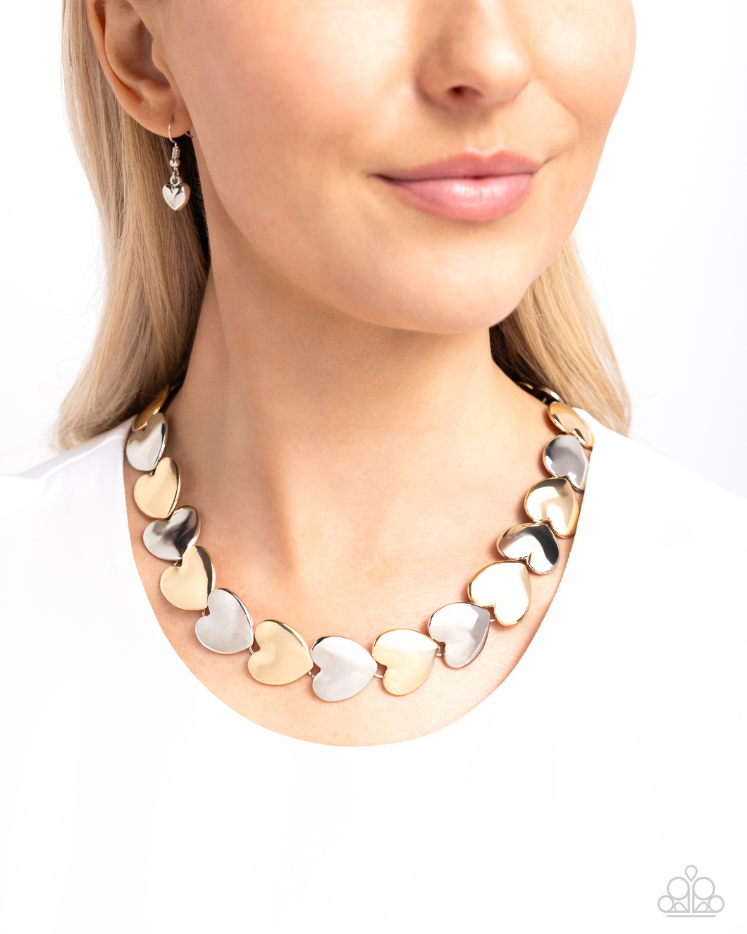 Paparazzi Jewelry Necklace Heirloom Hearts - Multi