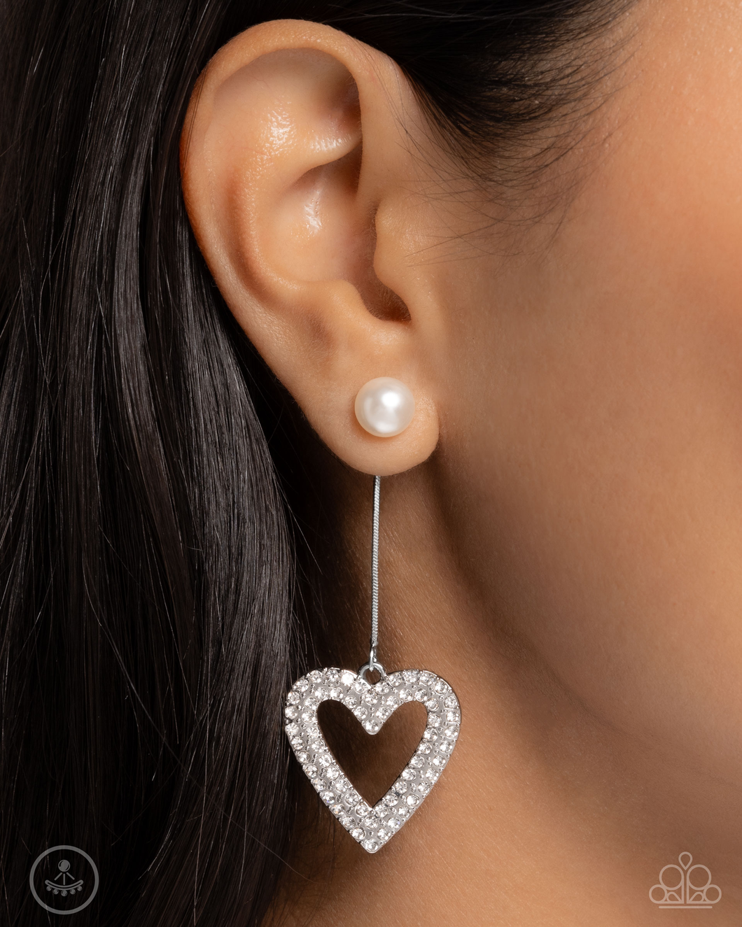 Paparazzi Jewelry Earrings Valentines Vision - White