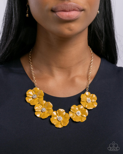 Paparazzi Jewelry Neck Floral Favor - Yellow