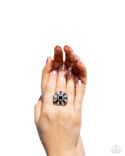 Paparazzi Jewelry Ring Sensational Splendor - Black